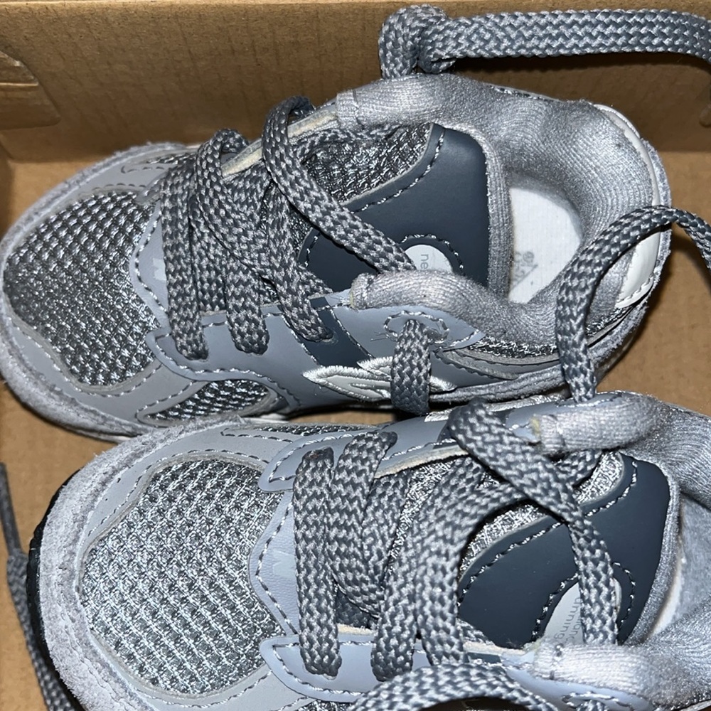 Worn twice don’t fit. I’m great condition